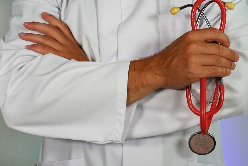 Case Study: Elderly woman dies after going blind because of an incorrect diagnosis